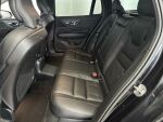 Volvo V60 2022 Musta