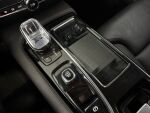Volvo V60 2022 Musta