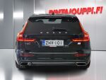 Volvo V60 2022 Musta