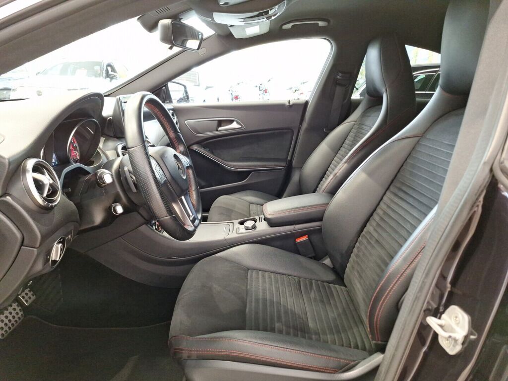 Mercedes-Benz CLA 2014 Violetti