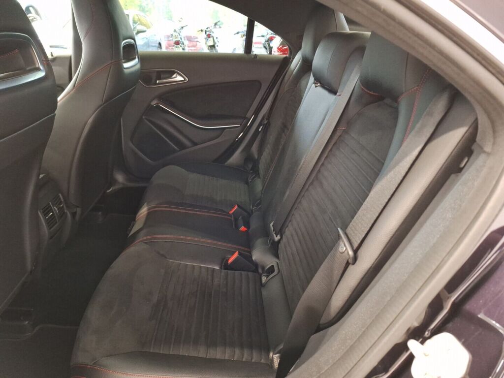 Mercedes-Benz CLA 2014 Violetti