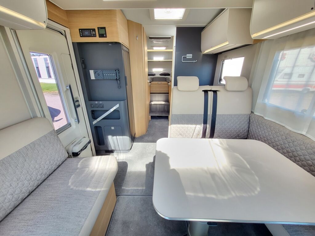Adria Matrix Axess 670 SL 2023 Valkoinen