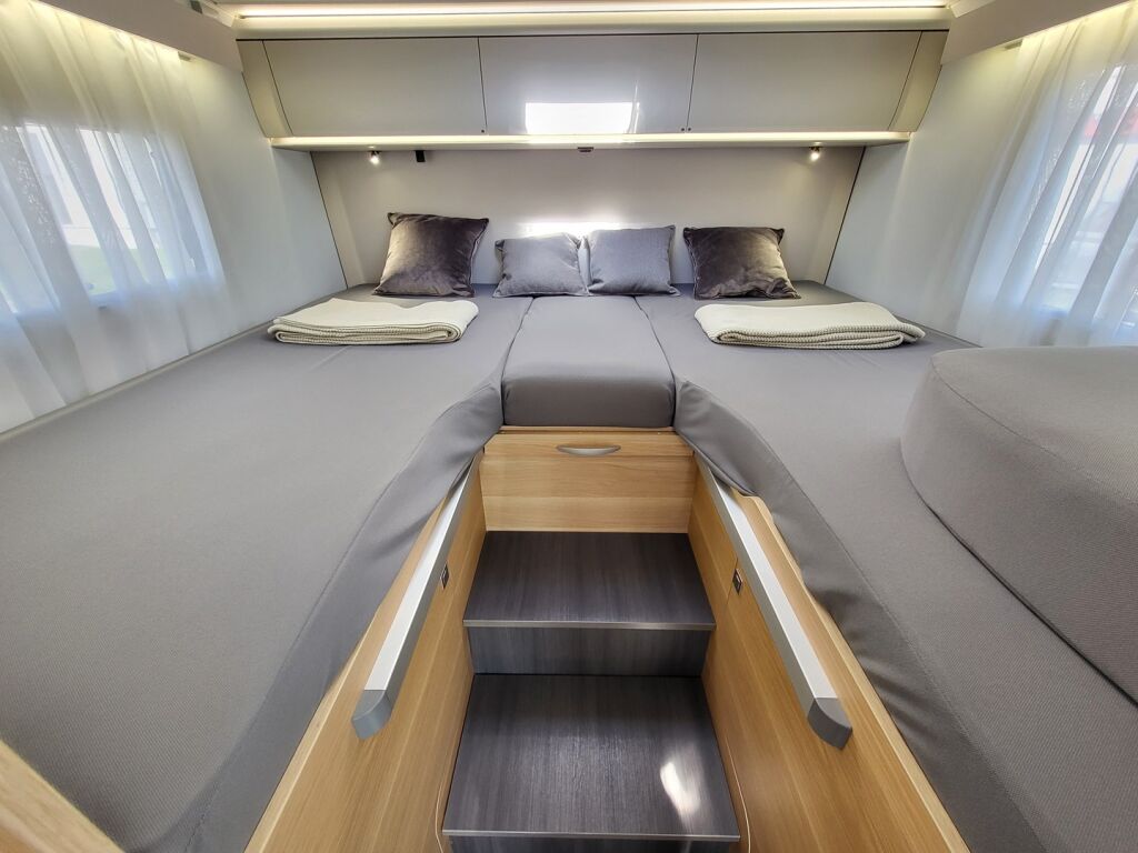 Adria Matrix Axess 670 SL 2023 Valkoinen