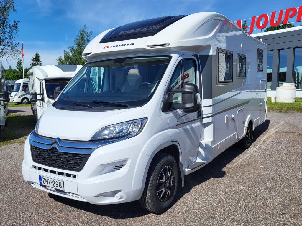 Adria Matrix Axess 670 SL 2023 Valkoinen