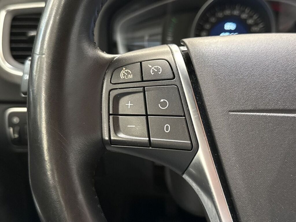 Volvo V60 2018 Valkoinen