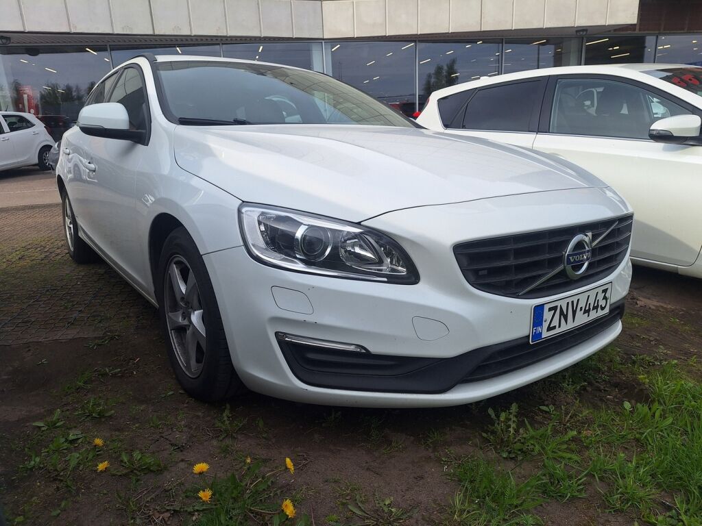 Volvo V60 2018 Valkoinen