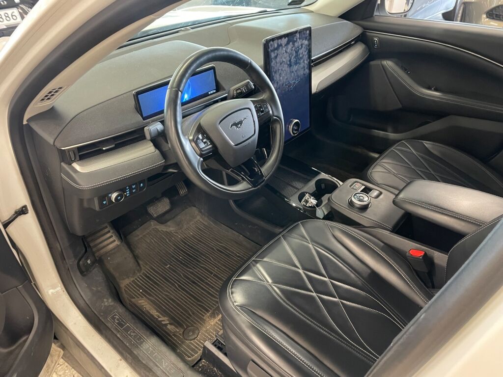 Ford Mustang Mach-E 2022 Valkoinen