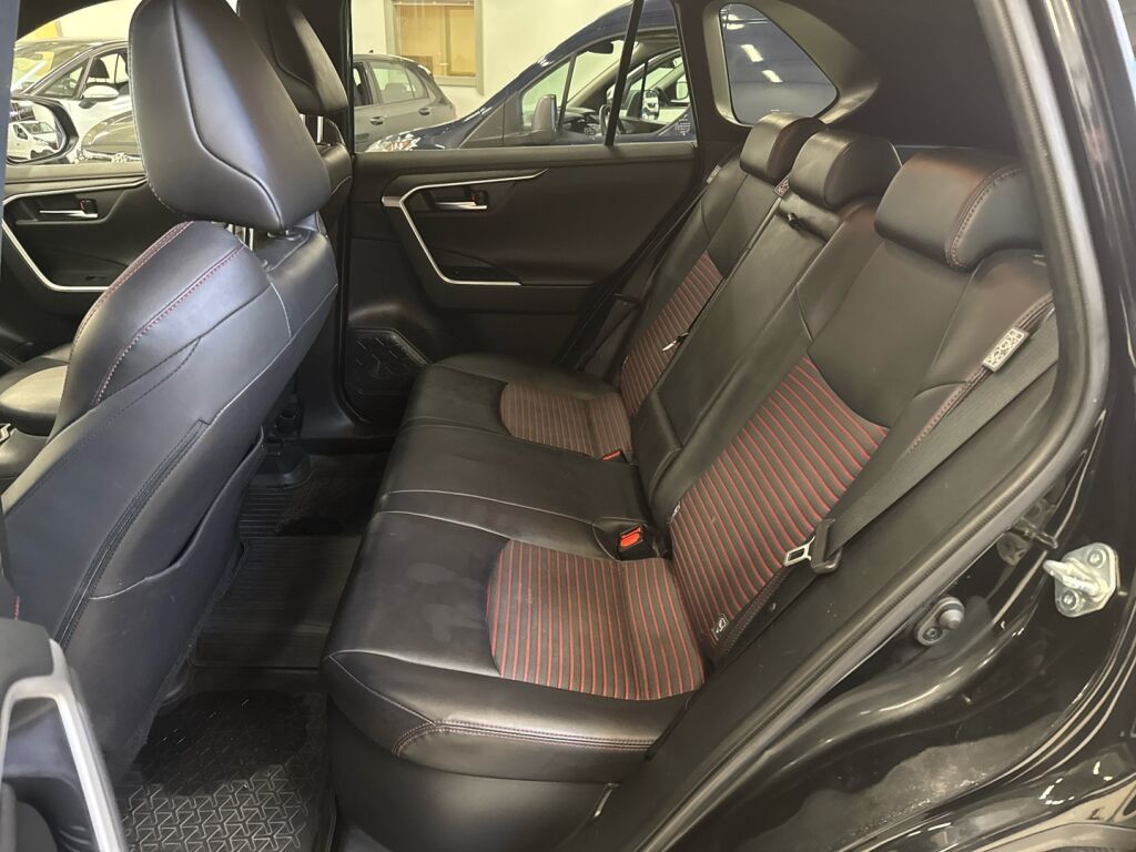 Toyota RAV4 Plug-in 2021 Musta