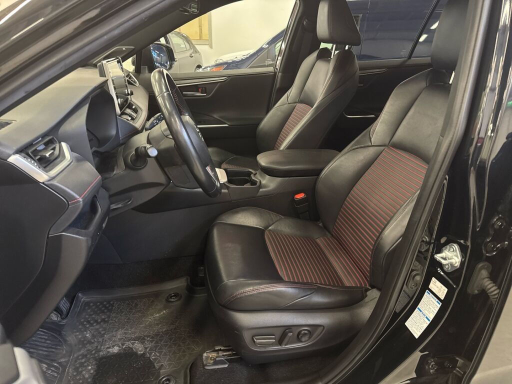 Toyota RAV4 Plug-in 2021 Musta