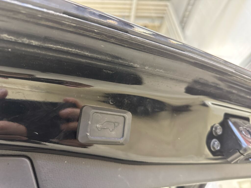 Toyota RAV4 Plug-in 2021 Musta