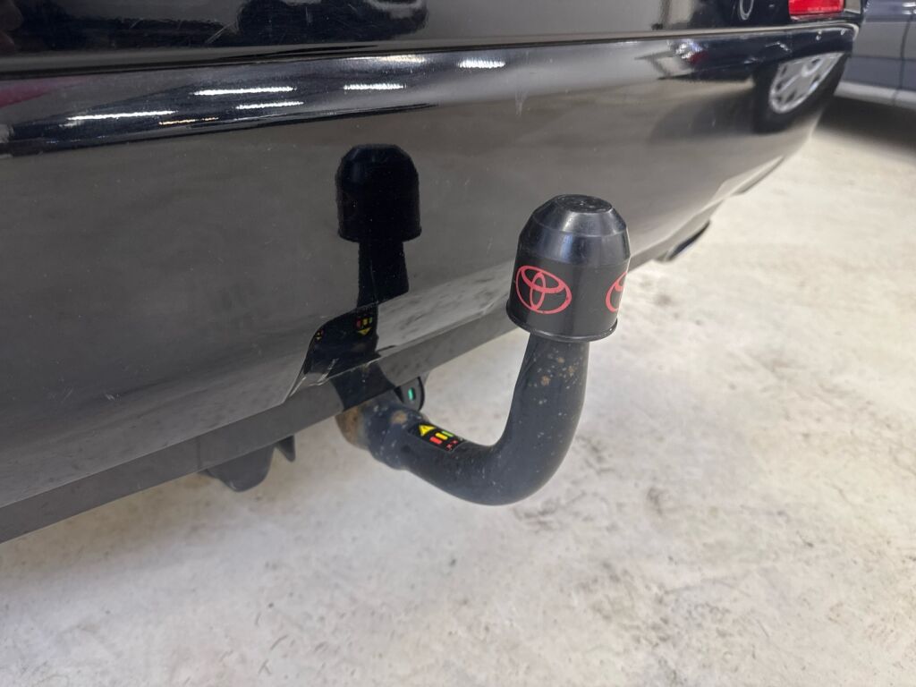 Toyota RAV4 Plug-in 2021 Musta