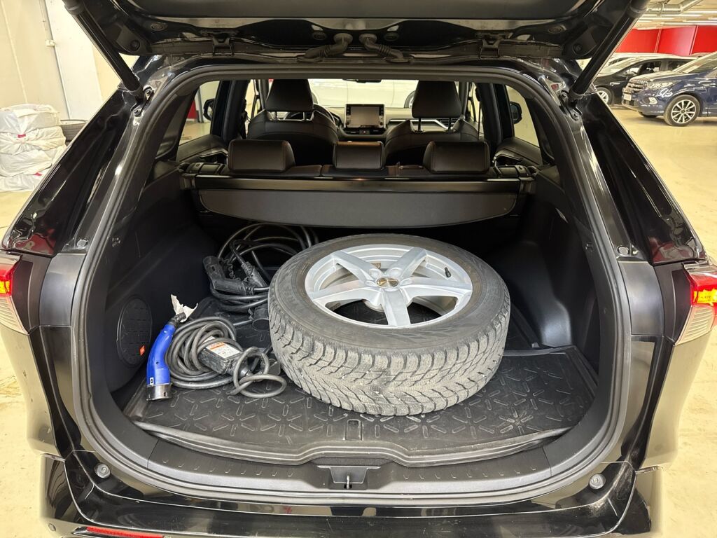 Toyota RAV4 Plug-in 2021 Musta