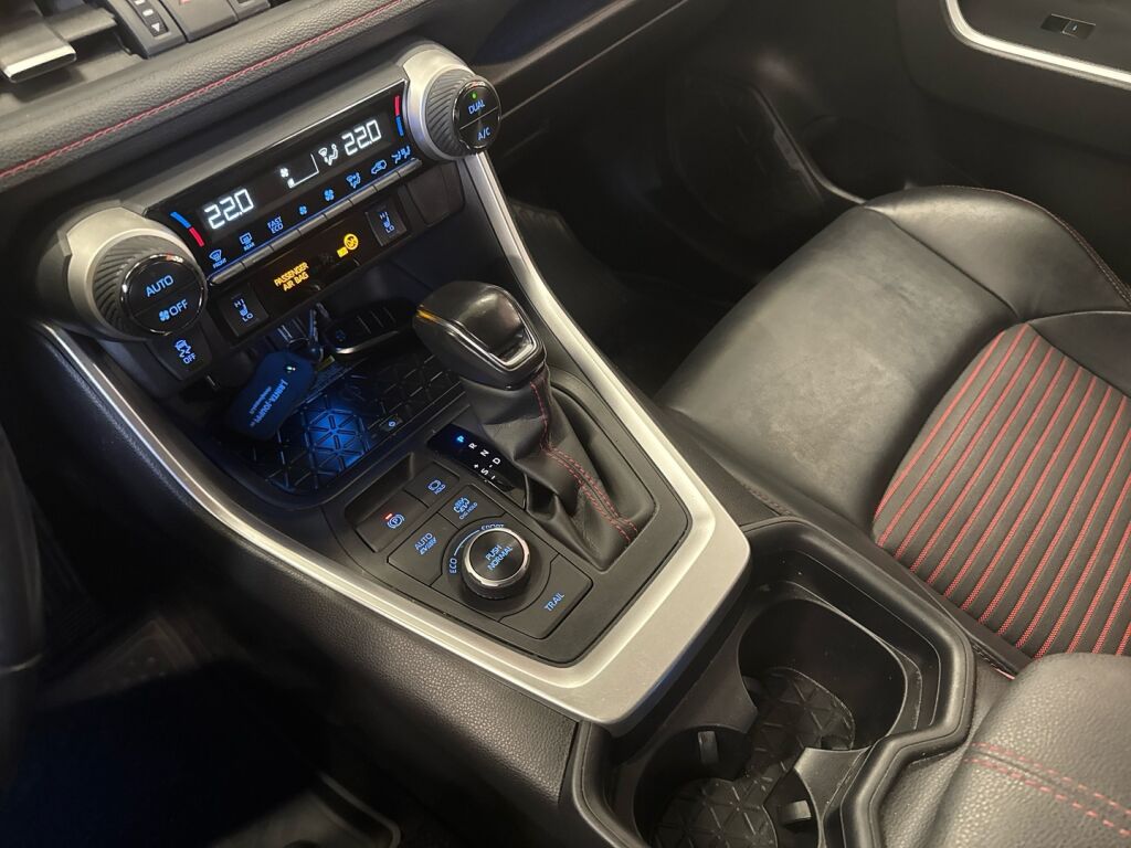 Toyota RAV4 Plug-in 2021 Musta