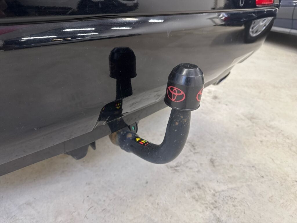 Toyota RAV4 Plug-in 2021 Musta