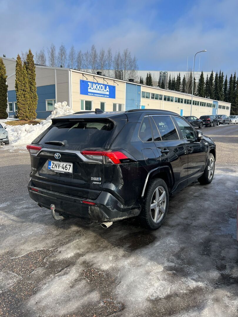 Toyota RAV4 Plug-in 2021 Musta