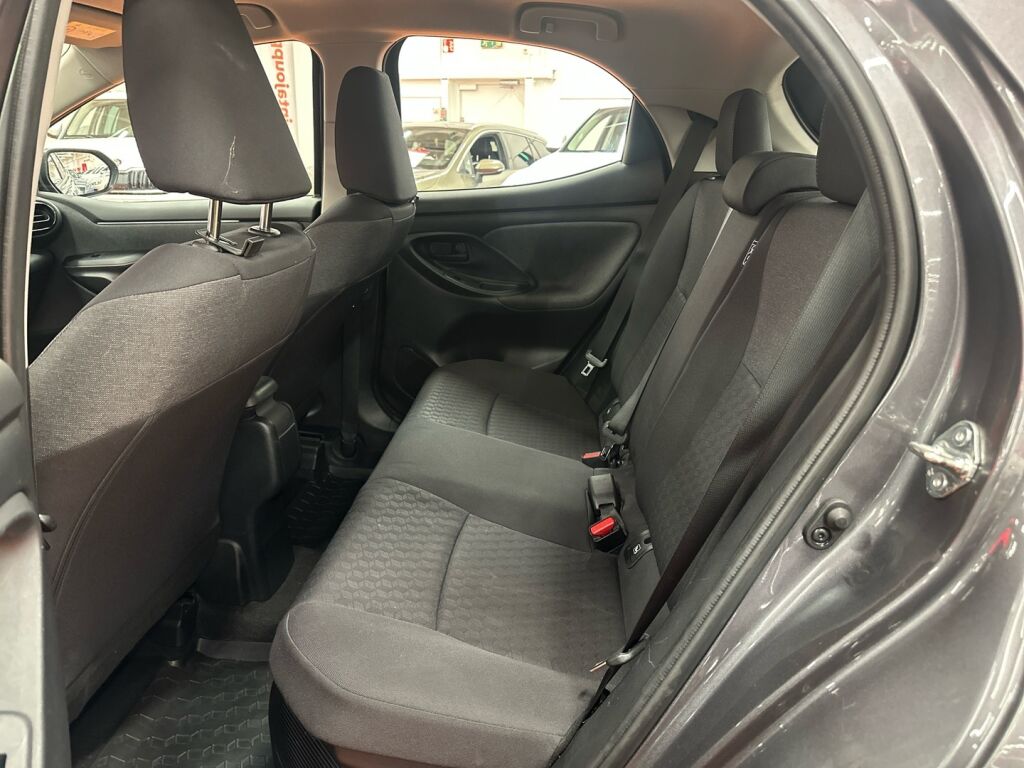 Toyota Yaris 2022 Harmaa