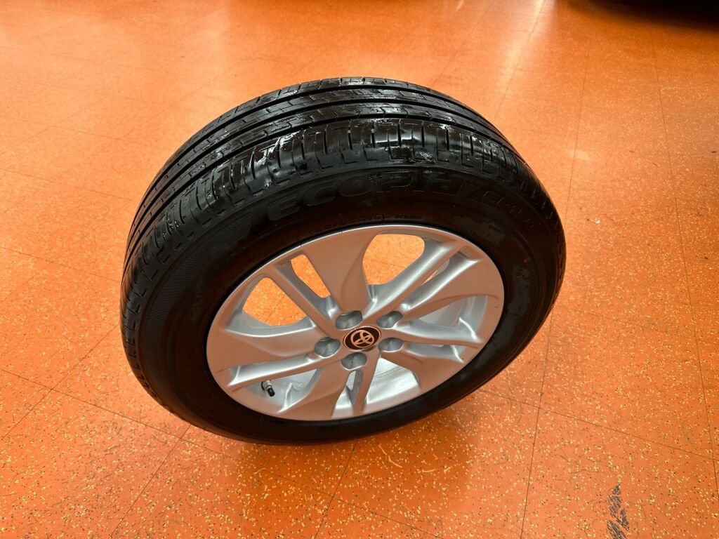 Toyota Yaris 2022 Harmaa