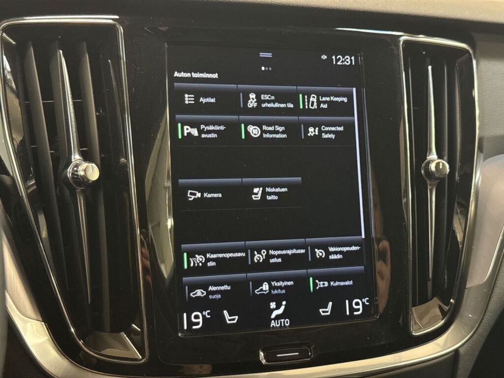 Volvo V60 Cross Country 2022 Valkoinen