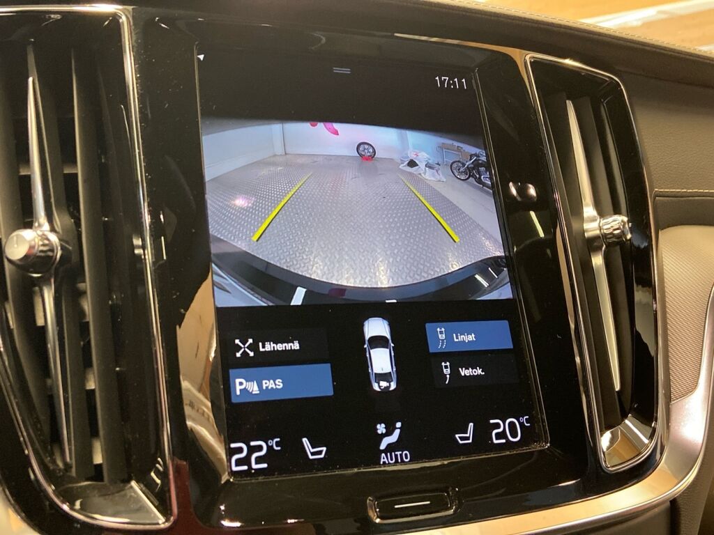 Volvo S60 2022 Musta