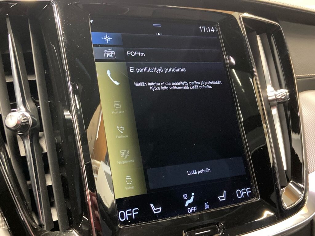 Volvo S60 2022 Musta