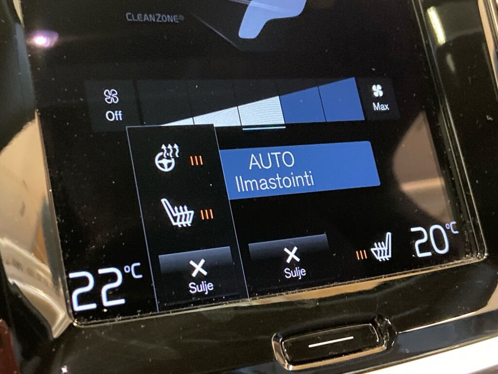 Volvo S60 2022 Musta