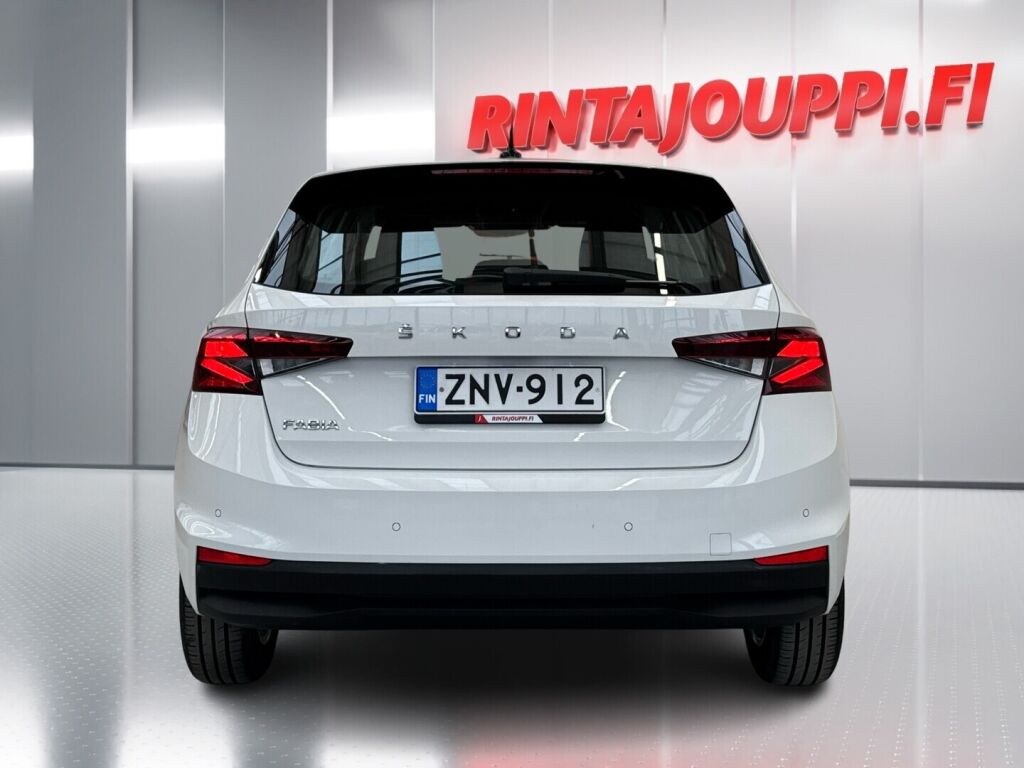 Skoda Fabia 2022 Valkoinen