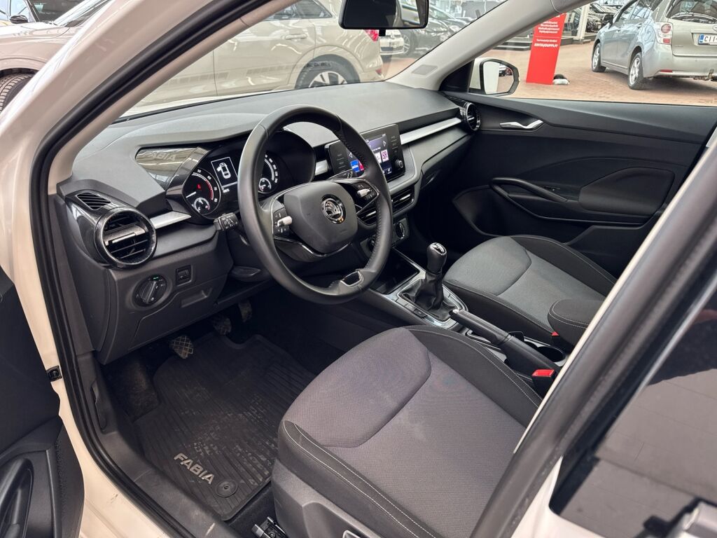 Skoda Fabia 2022 Valkoinen