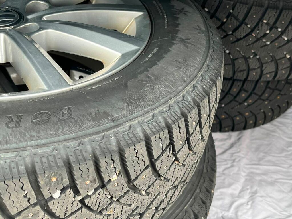 Volkswagen Golf 2019 Harmaa