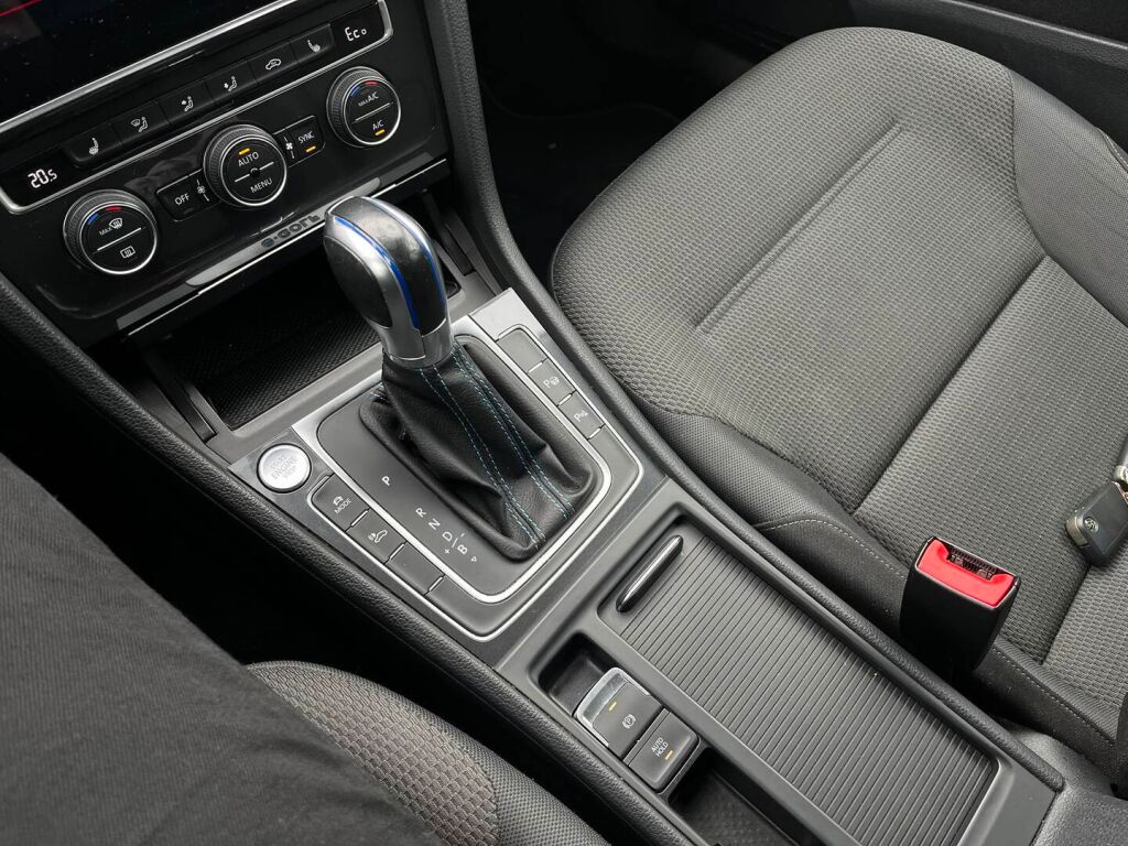 Volkswagen Golf 2019 Harmaa