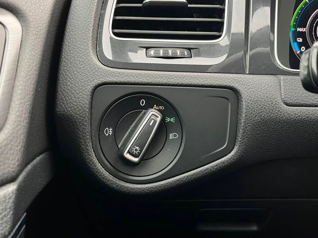 Volkswagen Golf 2019 Harmaa