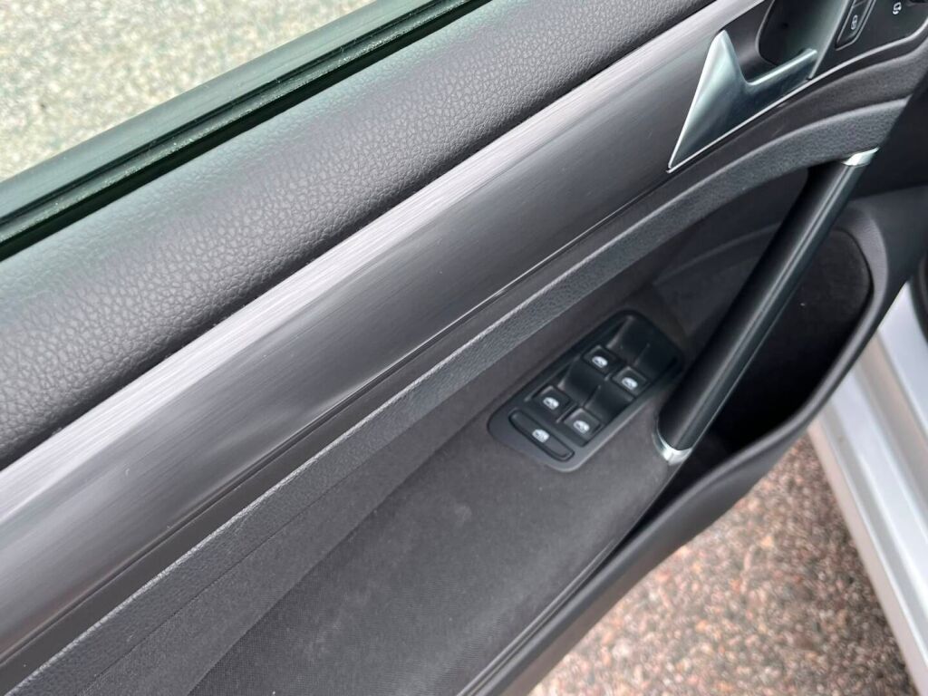 Volkswagen Golf 2019 Harmaa
