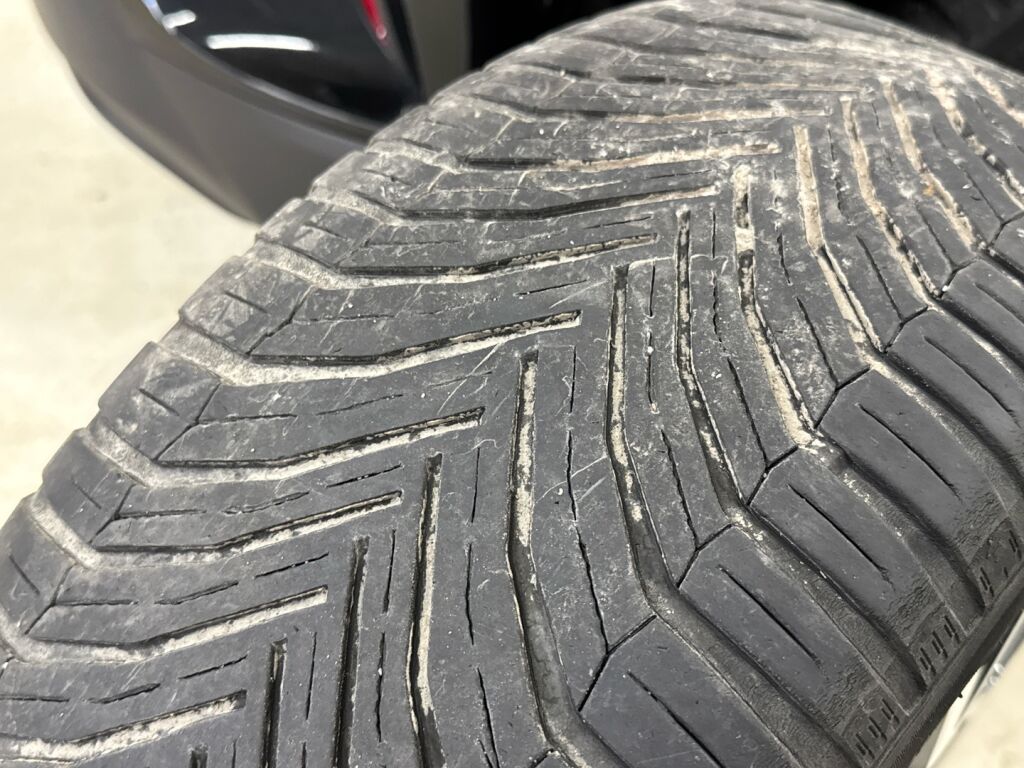 Toyota C-HR 2020 Musta