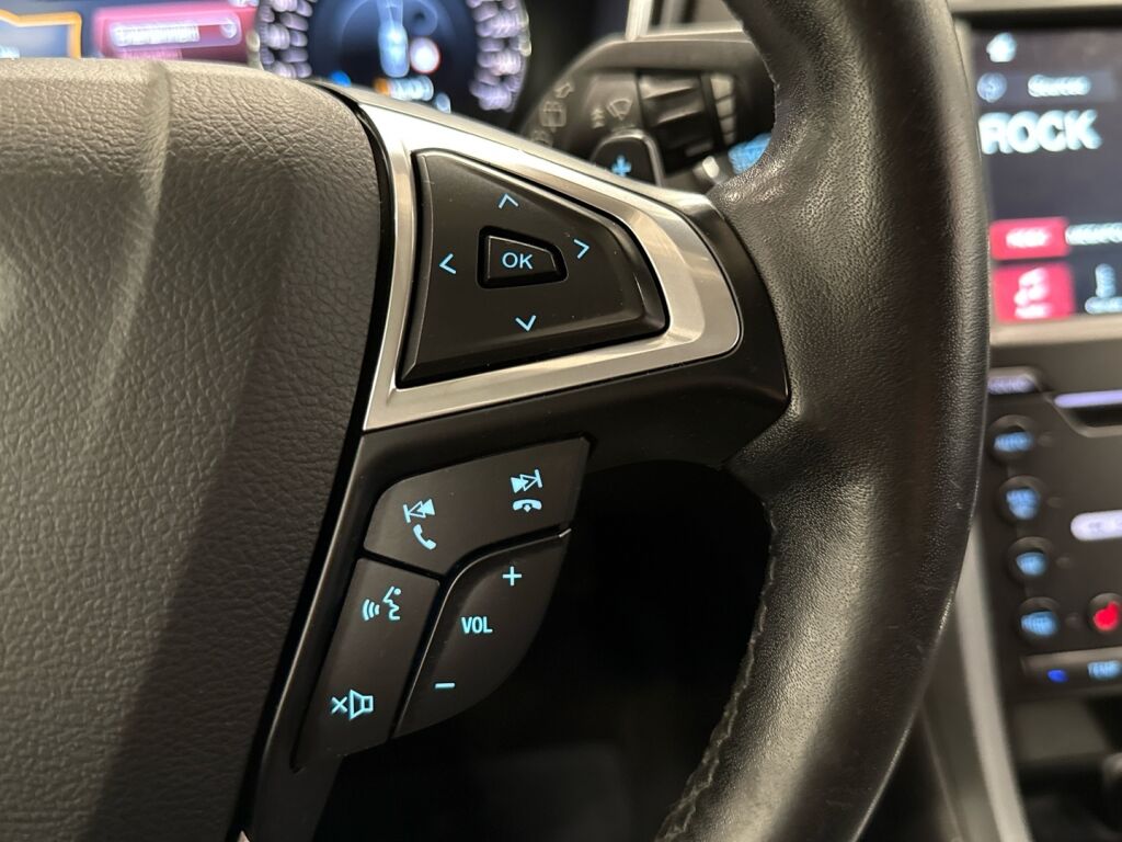 Ford Mondeo 2017 Musta