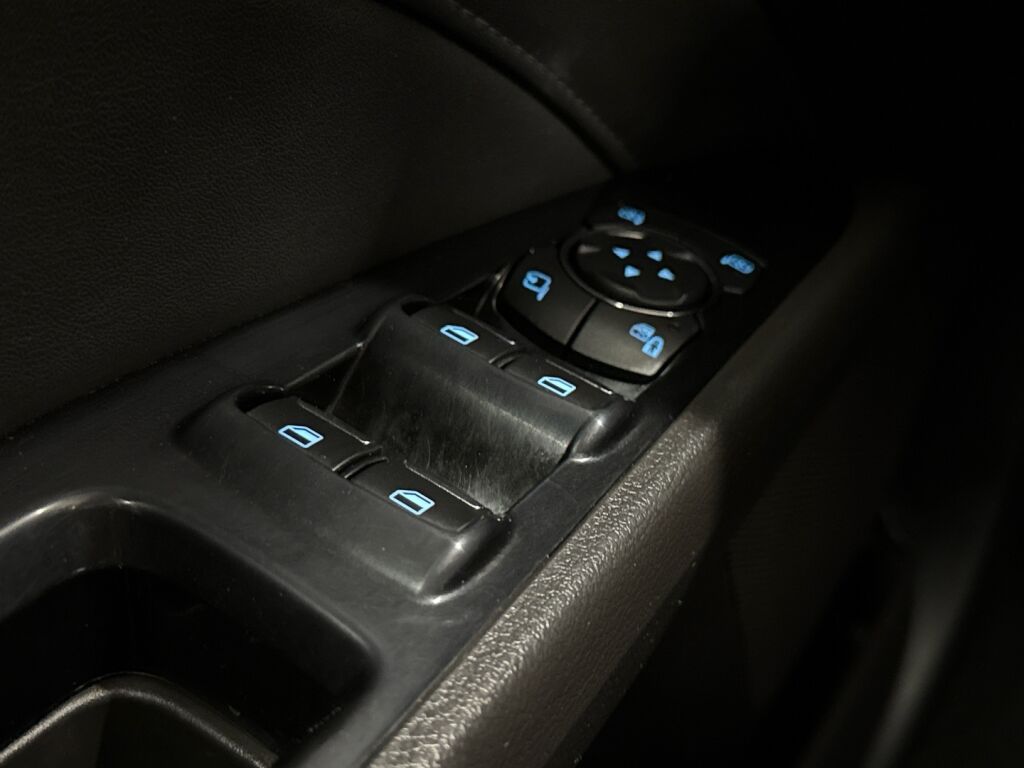 Ford Mondeo 2017 Musta