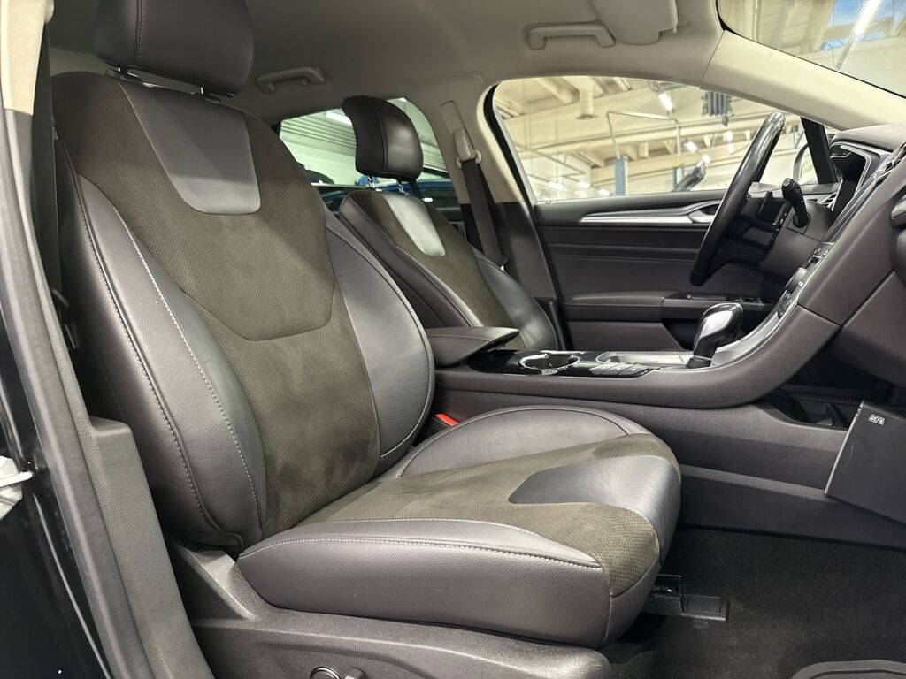 Ford Mondeo 2017 Musta