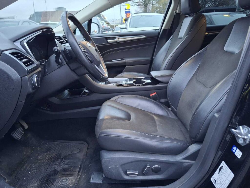 Ford Mondeo 2017 Musta