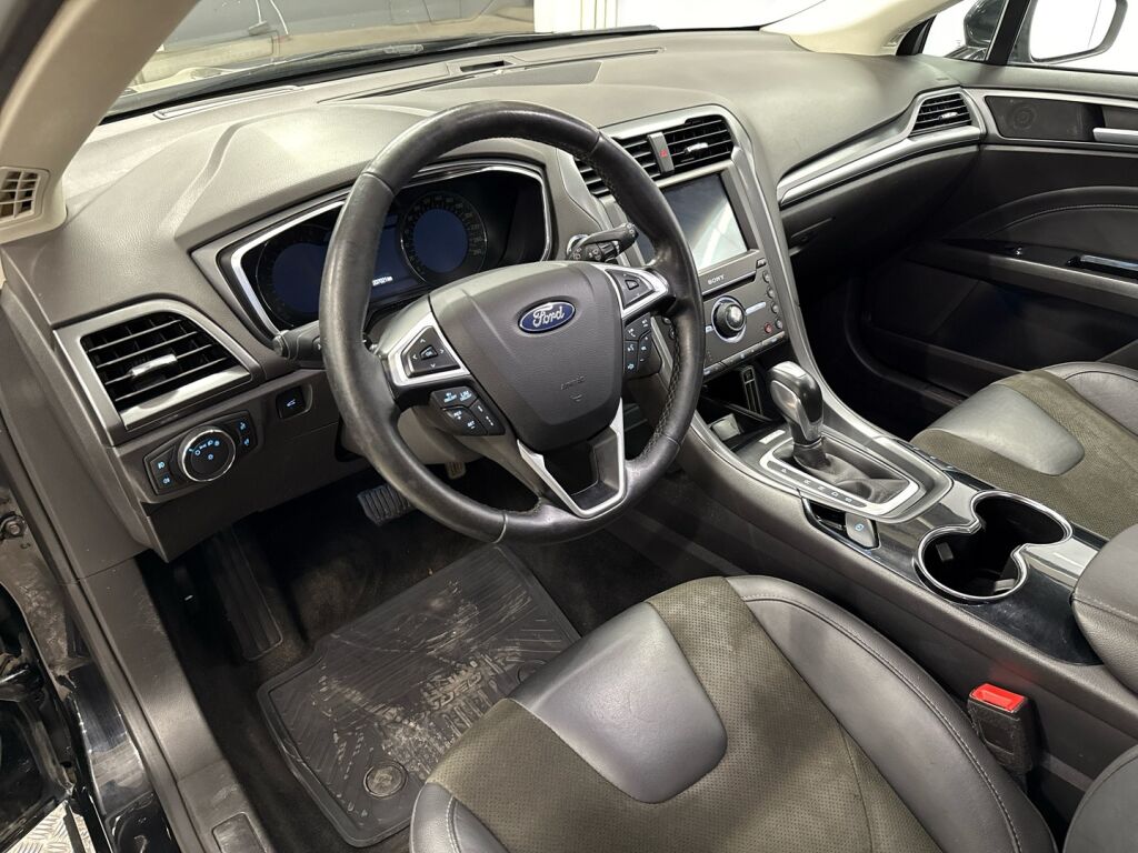 Ford Mondeo 2017 Musta