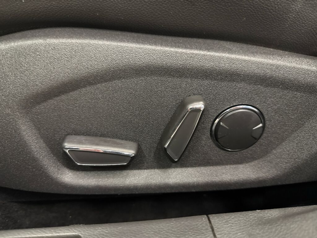 Ford Mondeo 2017 Musta