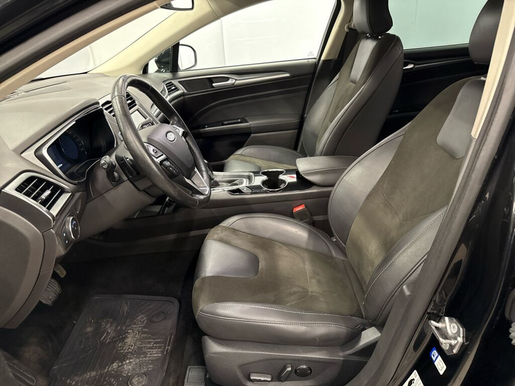 Ford Mondeo 2017 Musta