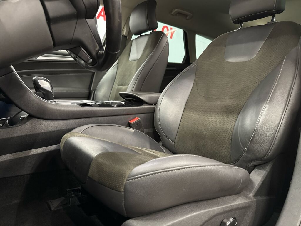 Ford Mondeo 2017 Musta