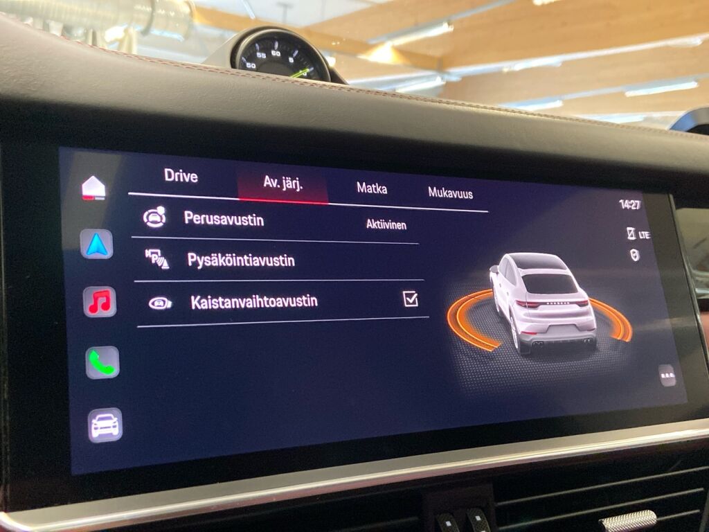 Porsche Cayenne 2022 Musta