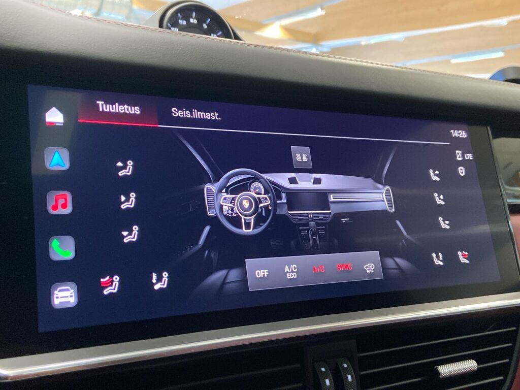 Porsche Cayenne 2022 Musta