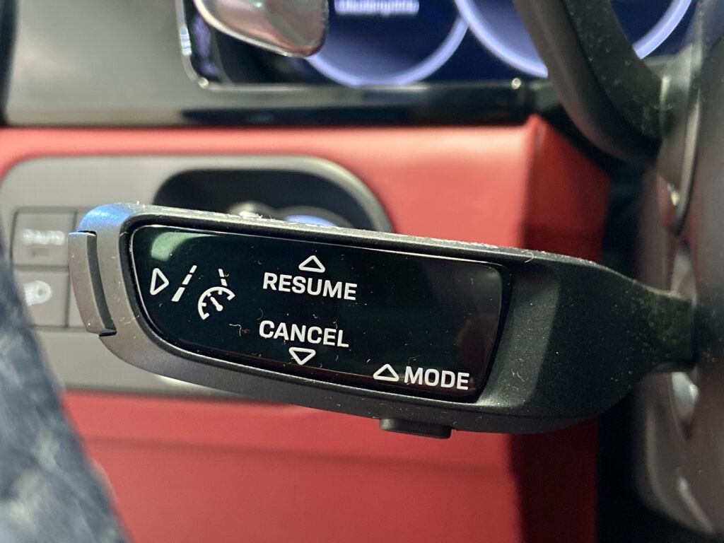 Porsche Cayenne 2022 Musta