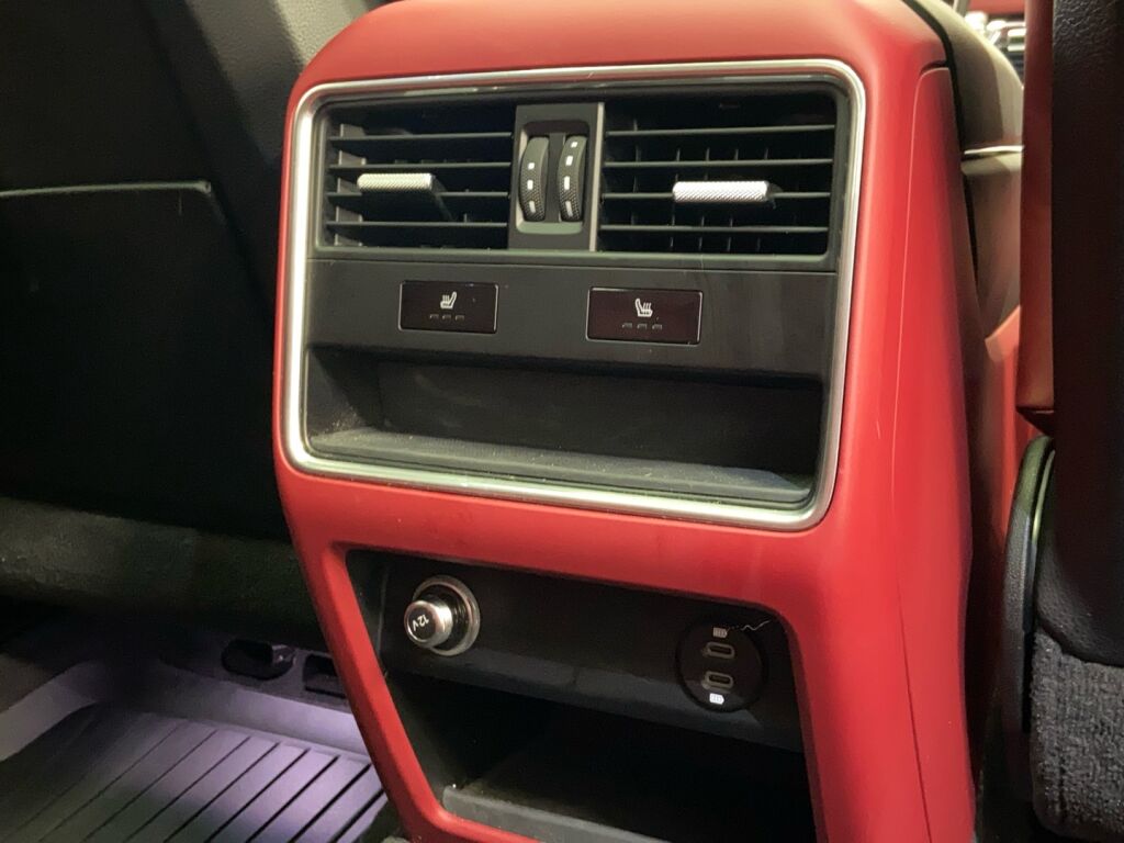 Porsche Cayenne 2022 Musta