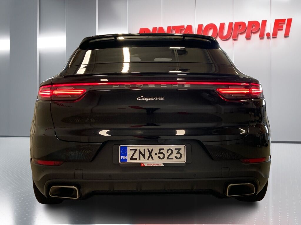 Porsche Cayenne 2022 Musta