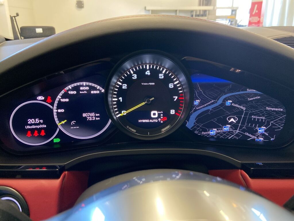 Porsche Cayenne 2022 Musta