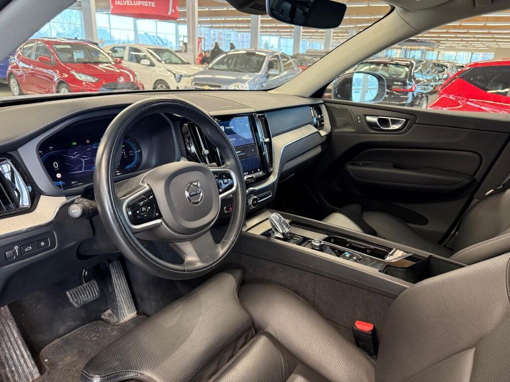 Volvo XC60 2022 Harmaa