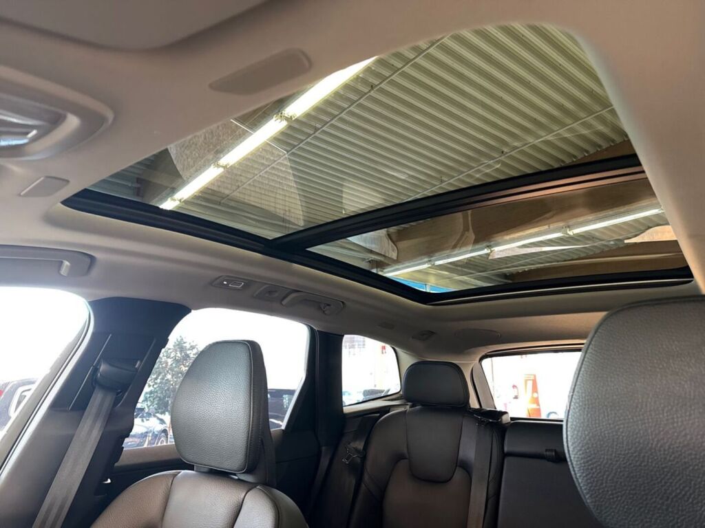 Volvo XC60 2022 Harmaa