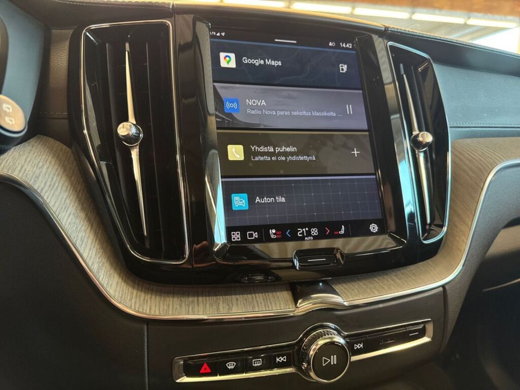 Volvo XC60 2022 Harmaa