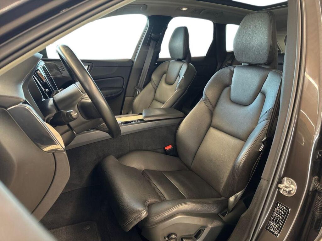 Volvo XC60 2022 Harmaa